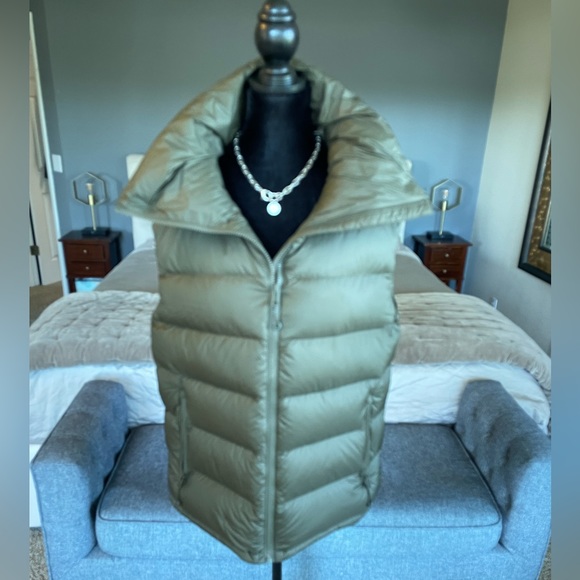 NWT Tilley Expedition Vest - Picture 7 of 16